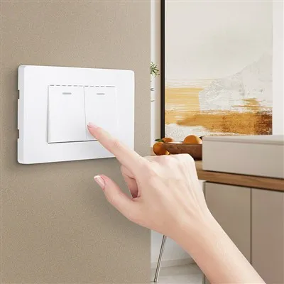 Trosmjerni prekidač za svjetlo